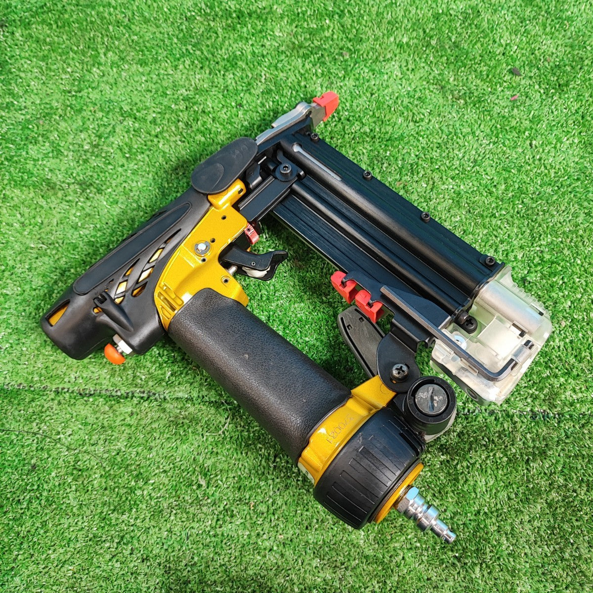 日立工機 Hitachi Koki NP45HM 高圧ピン釘打ち機 ピンネイラ【リライズ野田愛宕店】【店頭取引限定】【中古】IT59VJESNNL8 HiKOKI（ハイコーキ） HiKOKIエア工具 高圧ピン釘打機 45mm NP45HM : P