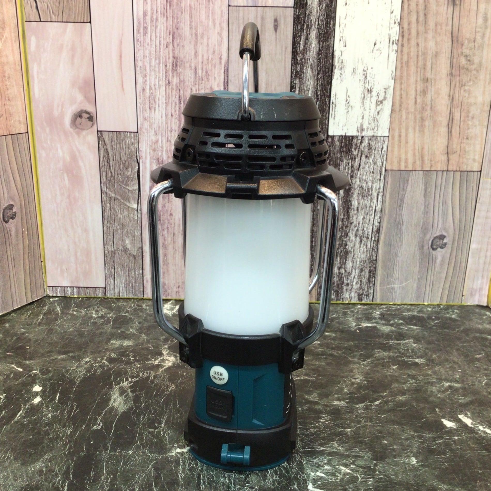 ☆マキタ(makita) コードレスランタン付きラジオ MR054【八潮店