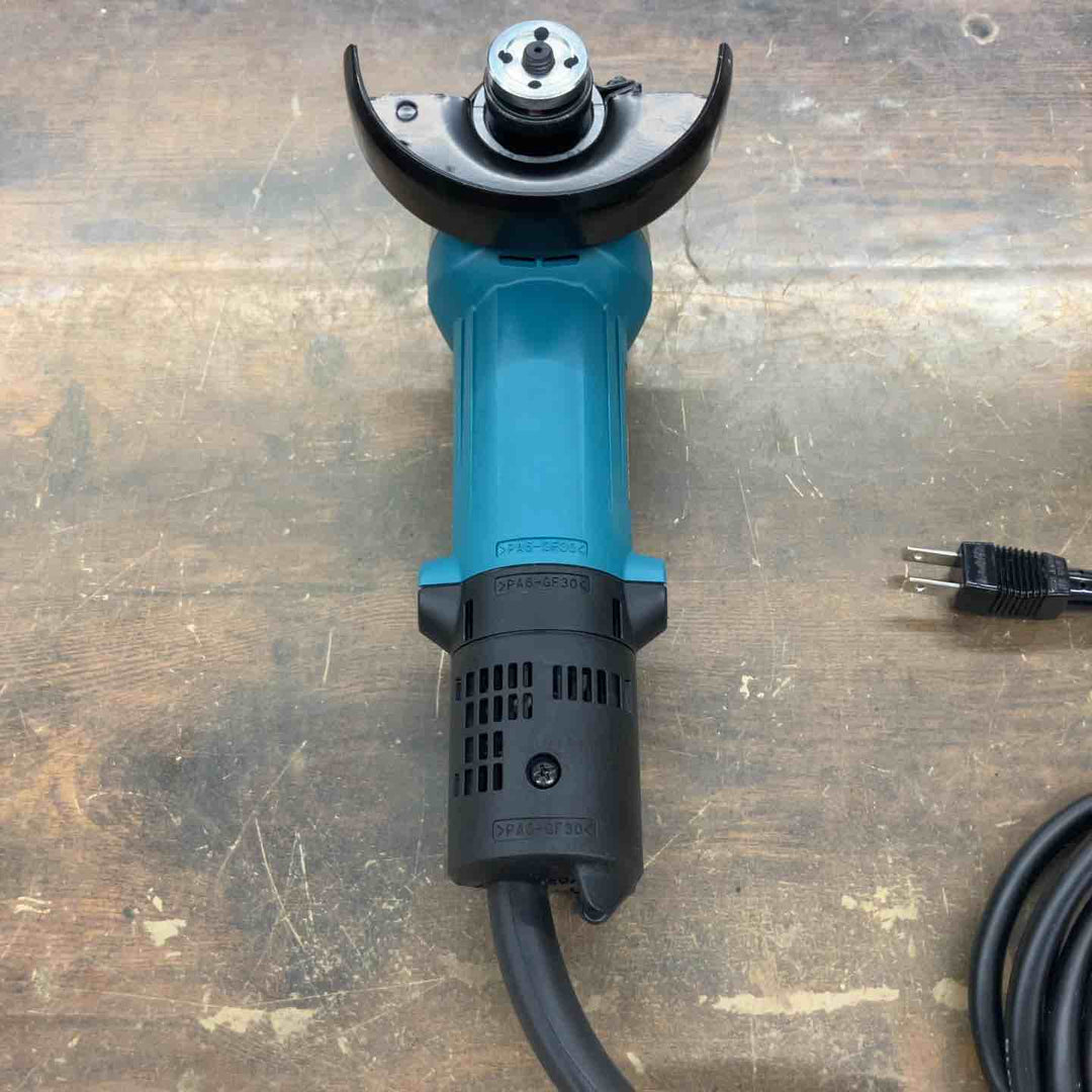 ☆マキタ(makita) 100mmディスクグラインダ 9533B【戸田店】
