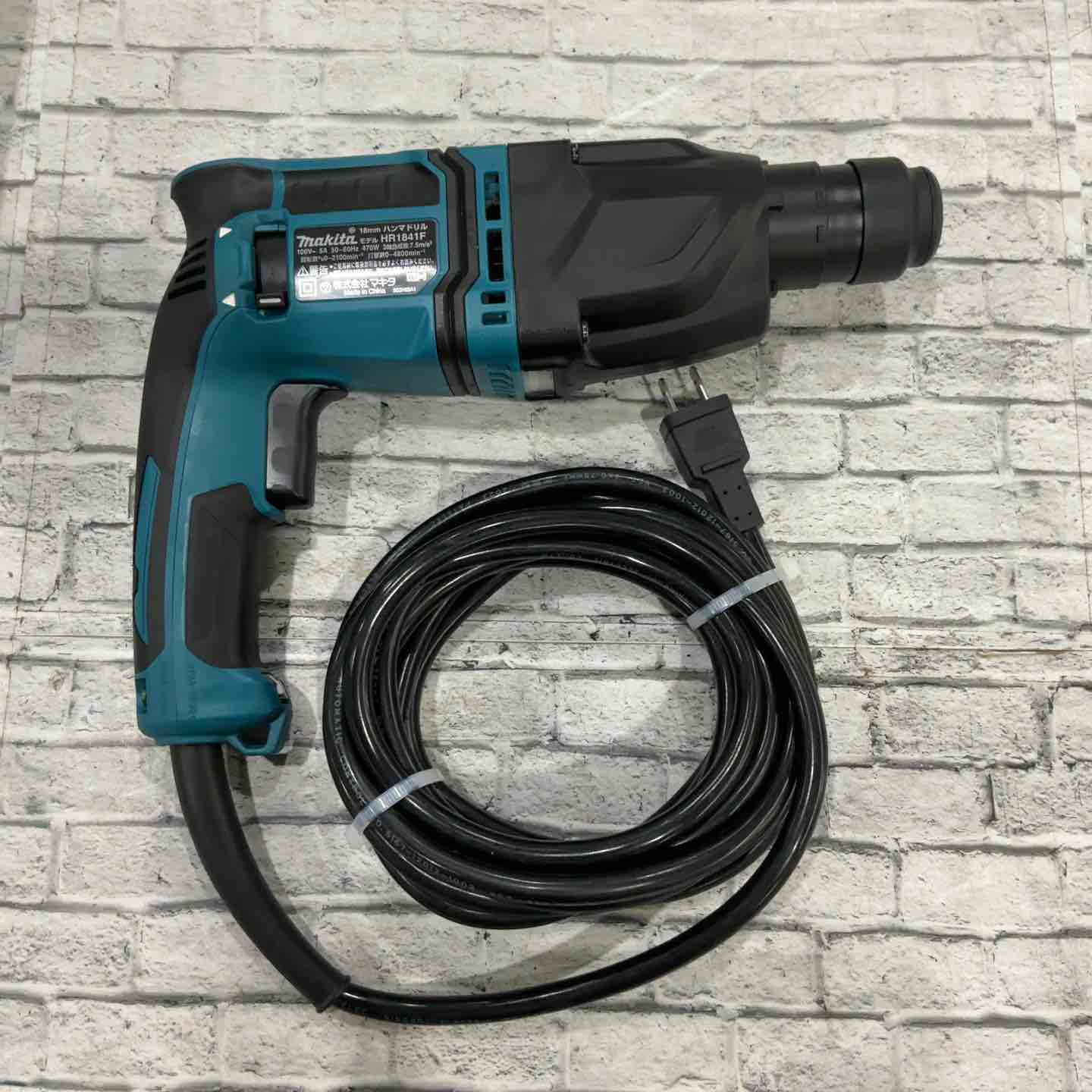 ☆マキタ(makita) ハンマドリル HR1841F ケース付き 【川口店 ☆マキタ(makita) ハンマドリル HR1841F ケース付き 【川口店
