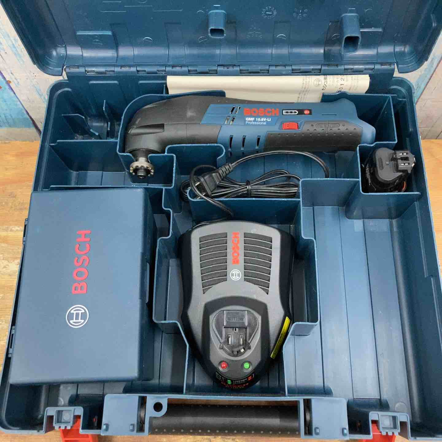 BOSCH GMF10.8v-LI  バッテリーカットソー　未使用展示　バッテリー２個 ボッシュ バッテリーカットソー GMF10.8V-LI 丸甲金物株式会社