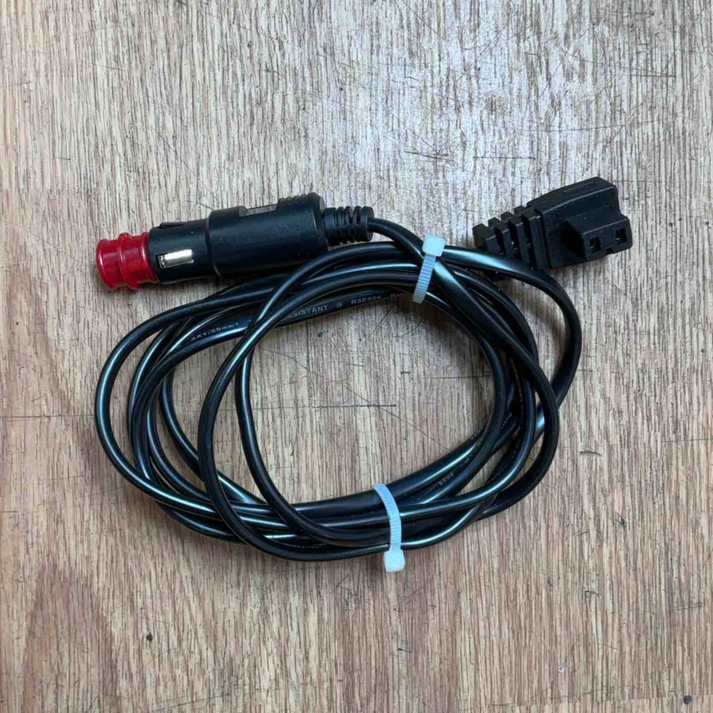 中古品】☆マキタ(makita) コードレス冷温庫 CW001GZ ※備考欄参照
