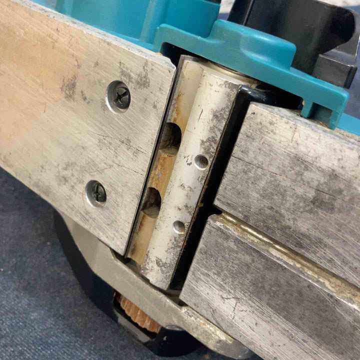 ★マキタ(makita) コードレスカンナ KP180DZ【八潮店】