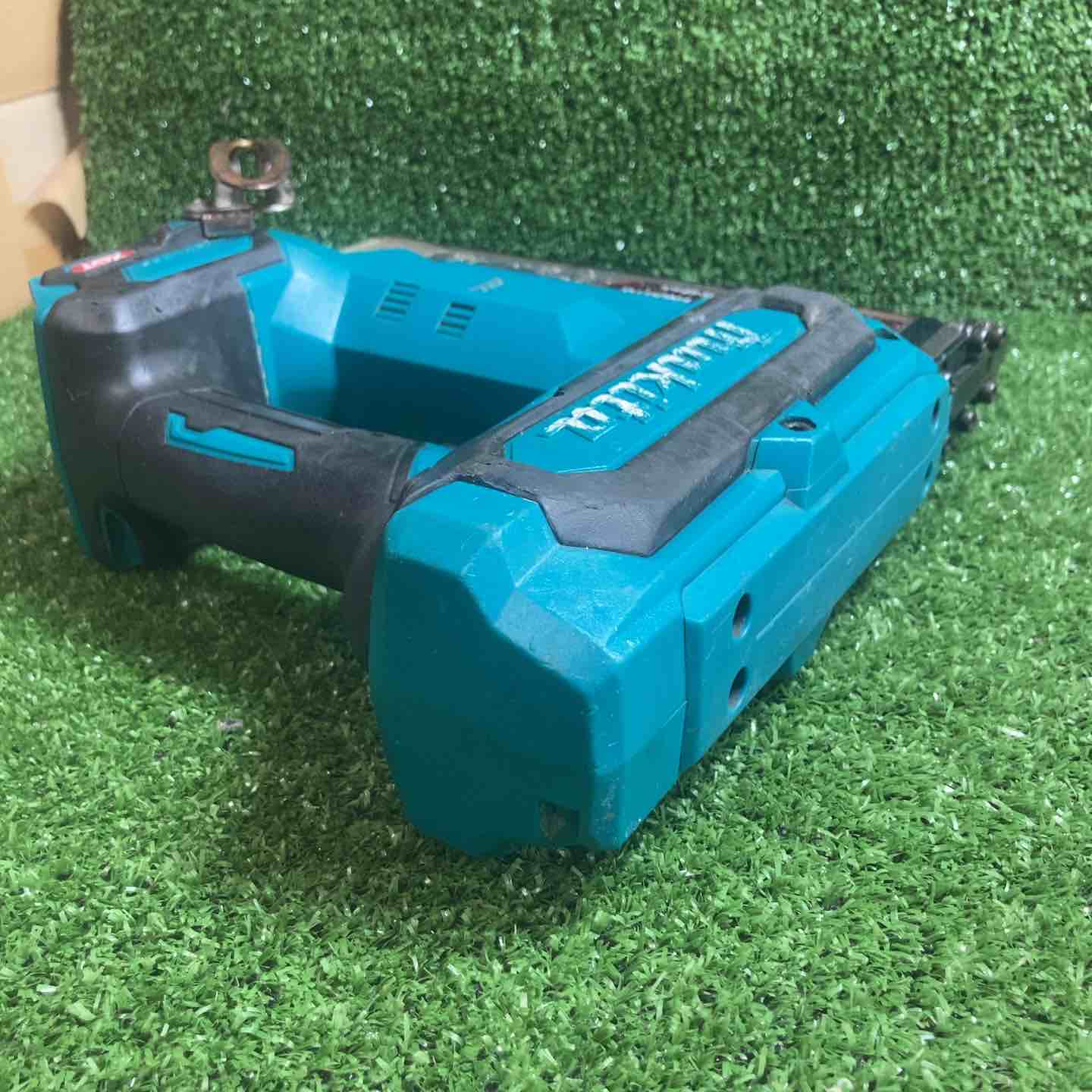 ☆マキタ(makita) コードレスフィニッシュネイラ FN001GZK【川崎