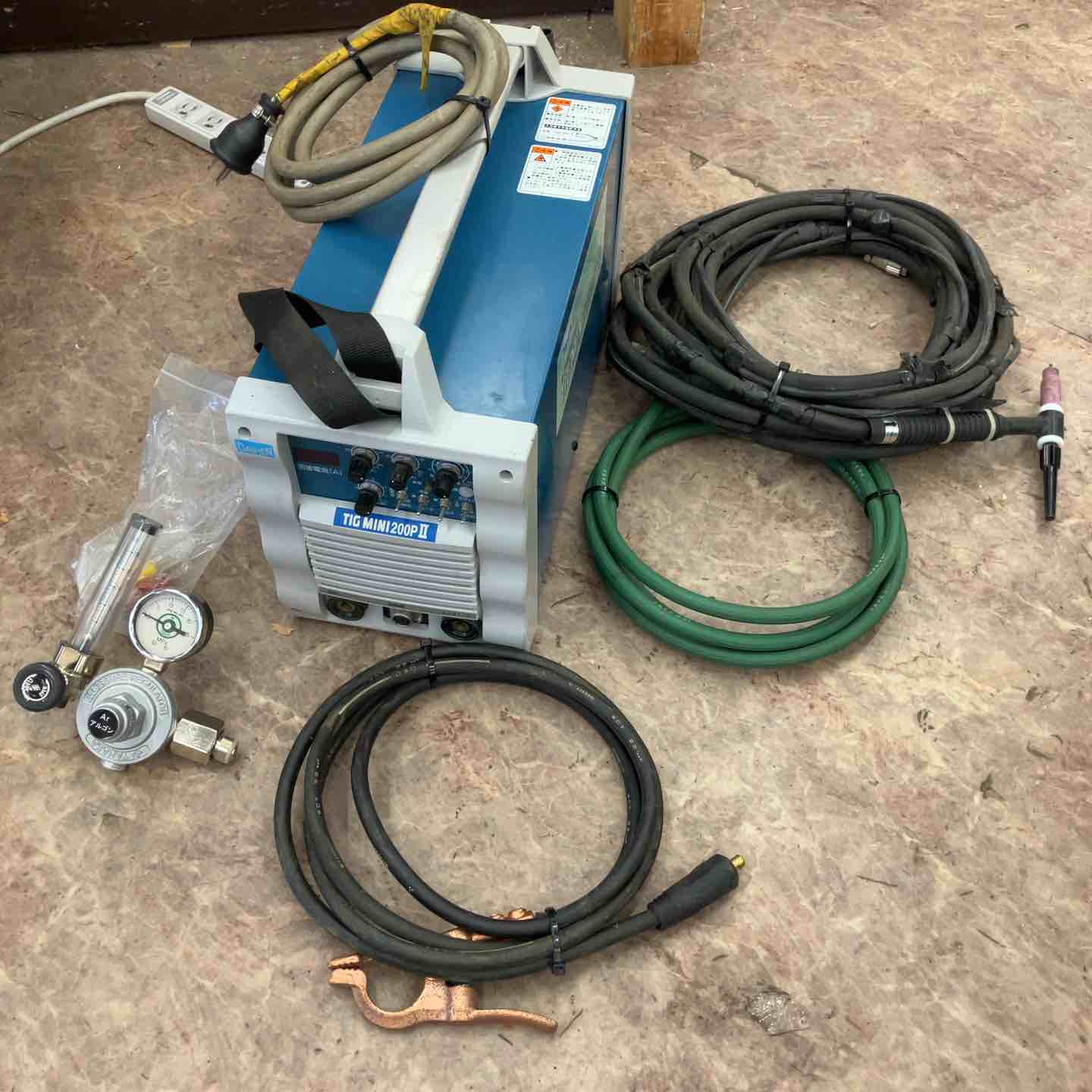 【中古品】ダイヘン(DAIHEN) 直流TIG溶接機 INVERTER TIG MINI 200PⅡ(インバータティグミニ 200P2) VRTPM-202(S-2)【所沢店】 中古品】ダイヘン(DAIHEN) 直流TIG溶接機 INVERTER TIG MINI 200PⅡ