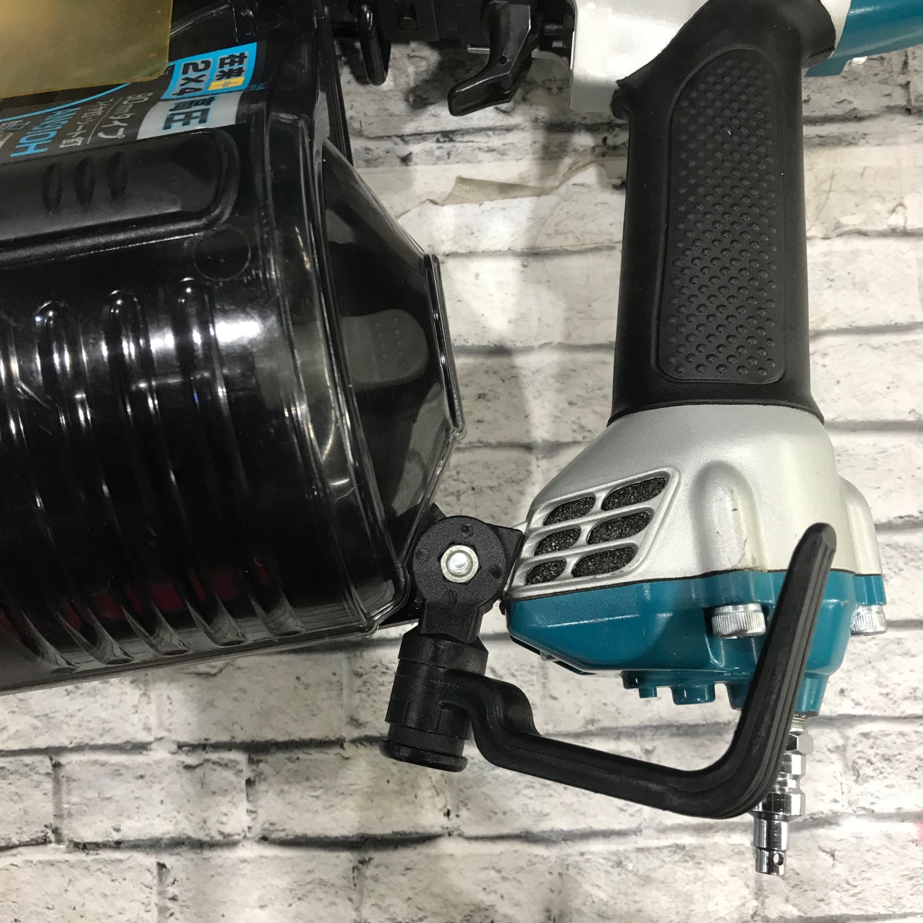 〇マキタ(makita) 高圧エア釘打ち機 AN910H【川口店】 – アクト
