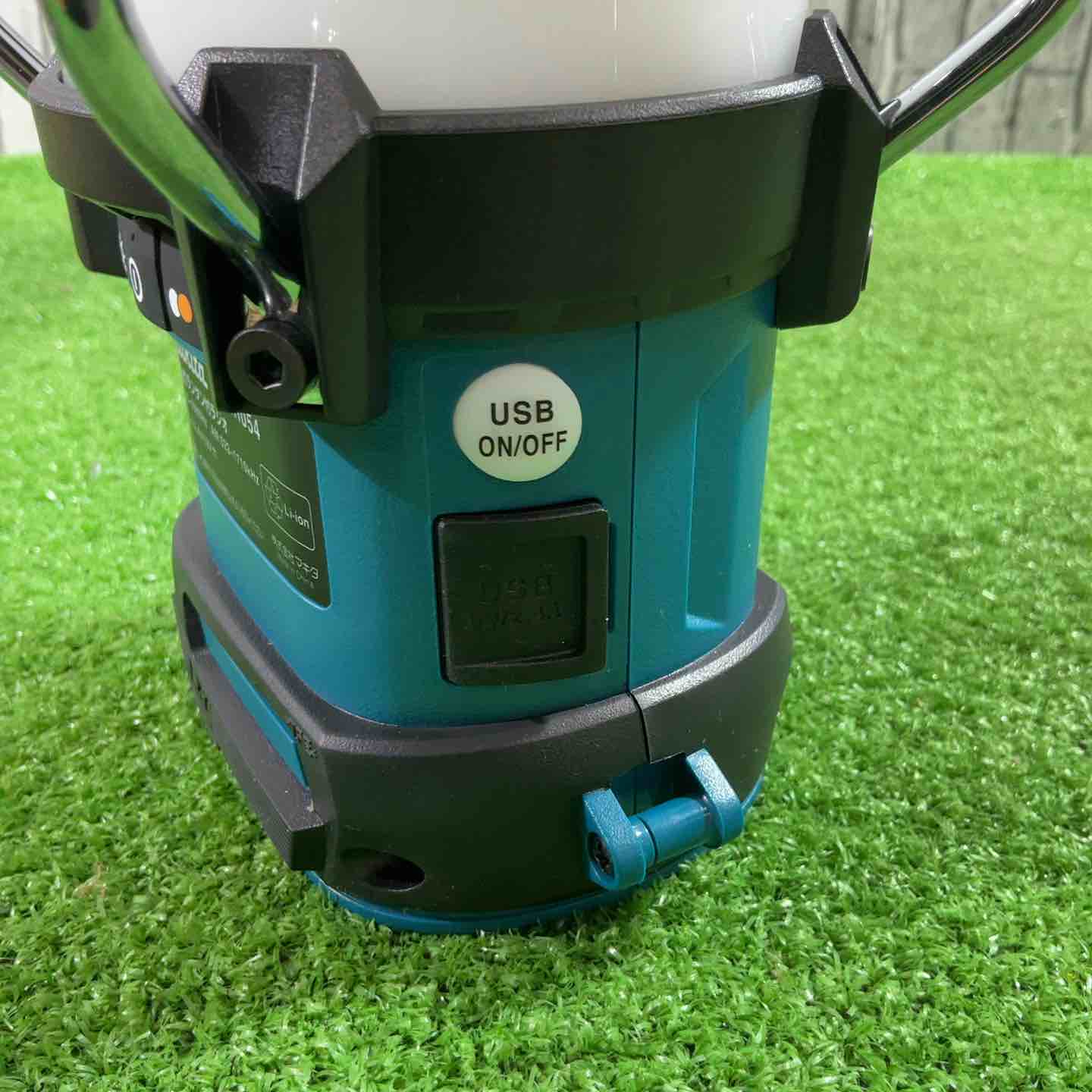 ☆マキタ(makita) コードレスランタン付きラジオ MR054【川口店