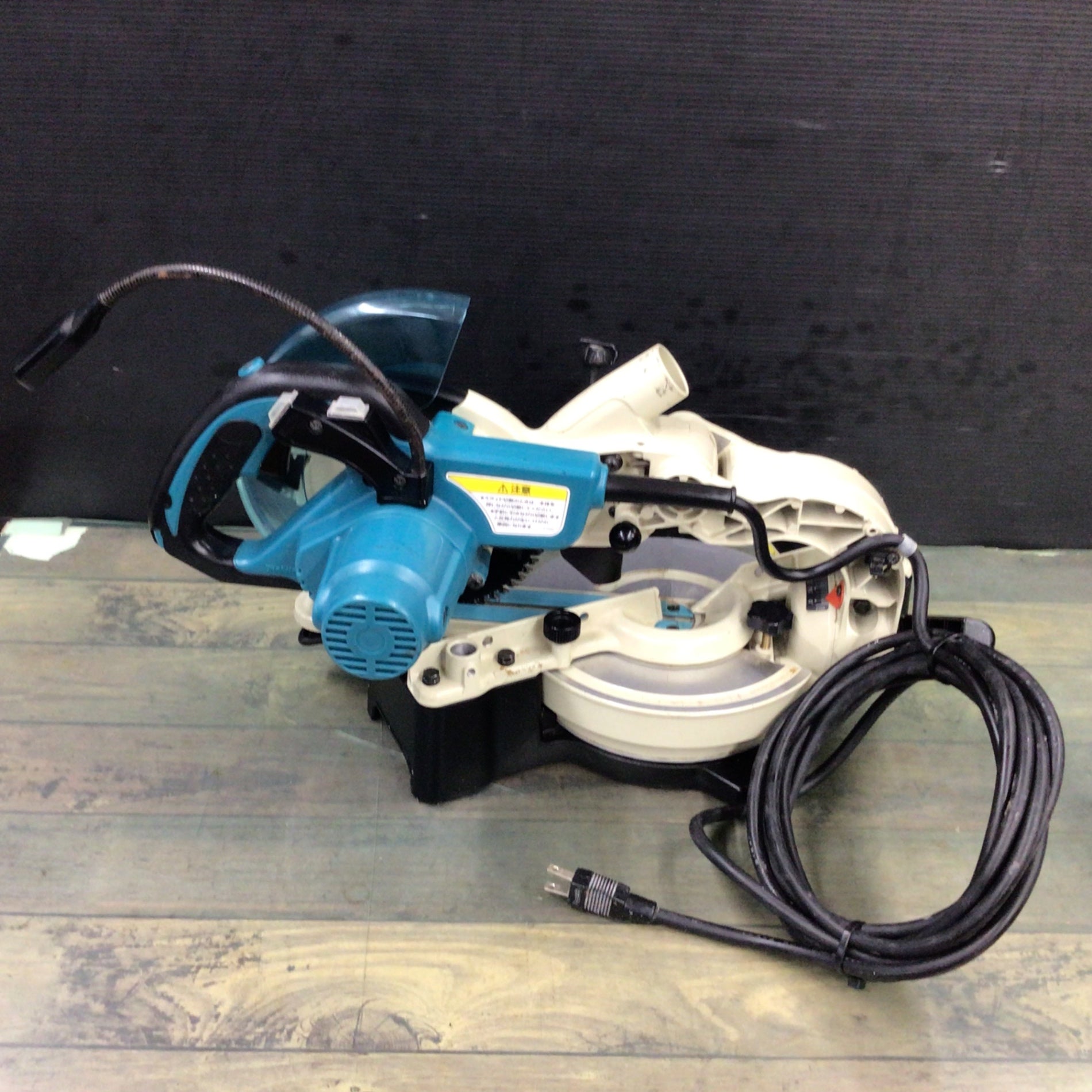 マキタ(makita) スライドマルノコ 165mm LS0611 【東大和店】 – アクト