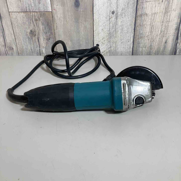 ☆マキタ(makita) 100mmディスクグラインダー GA4031【戸田店】