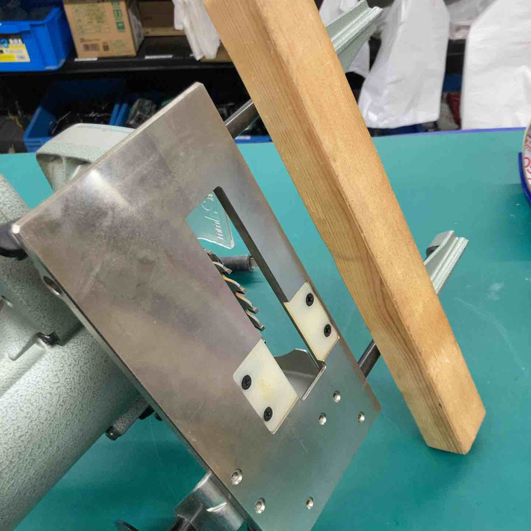 ◇マキタ(makita) 小型ミゾキリ 溝切 3004A　本体のみ【戸田店】