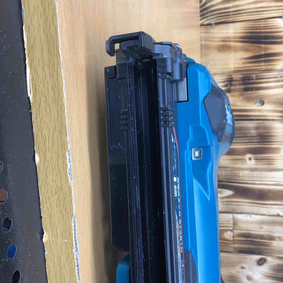 ◇マキタ(makita) コードレスタッカー ST421DZ【越谷店】
