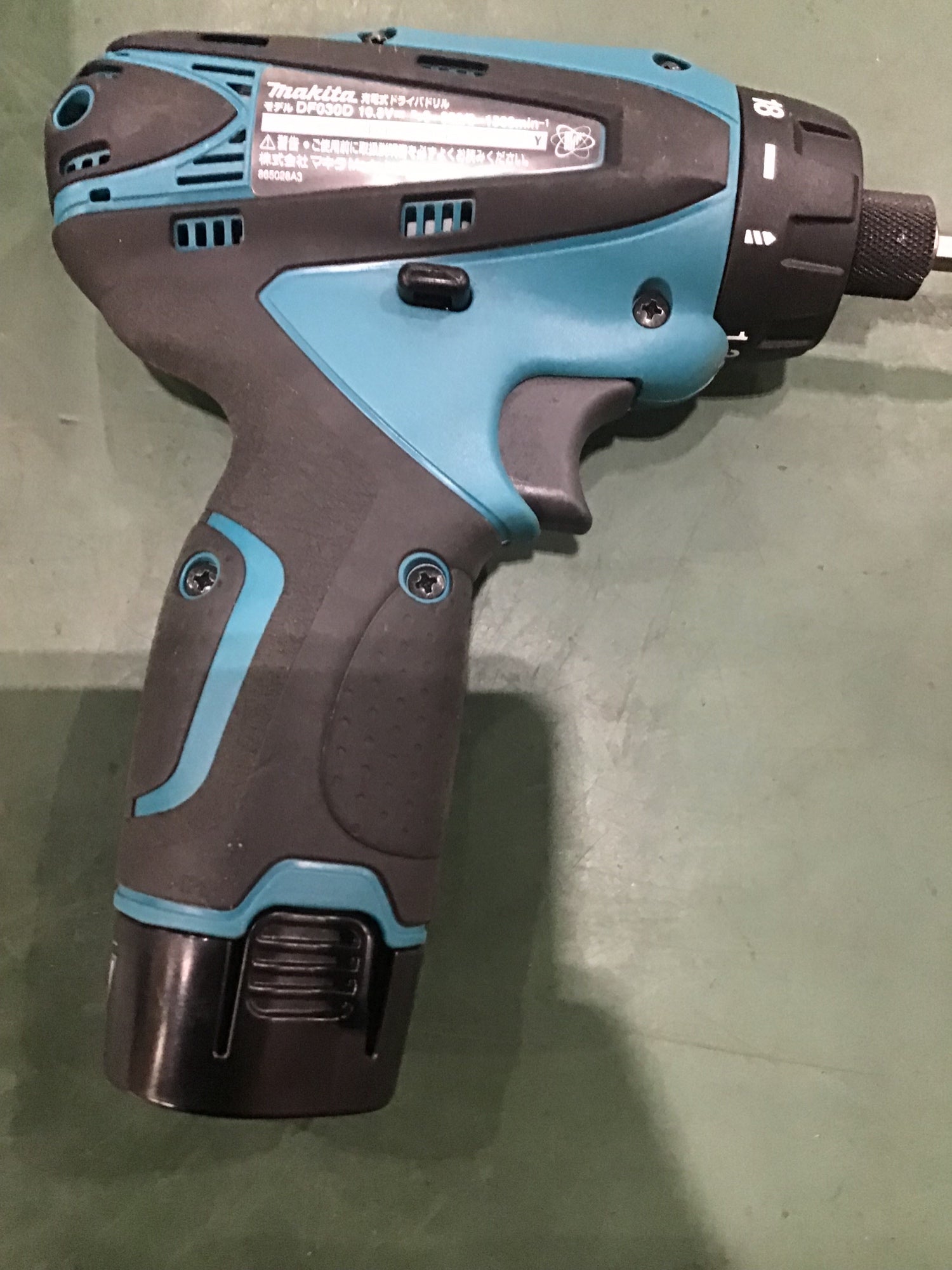 makita マキタDF330D充電式ドライバドリル makita マキタDF330D充電式ドライバドリル