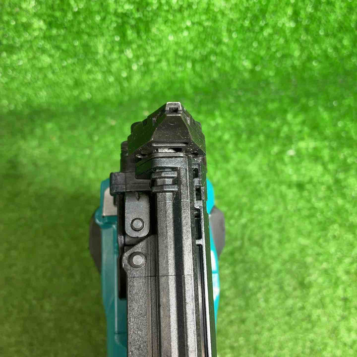 マキタ 充電式35mm面木釘打ち機 FN350DZ【藤沢店】