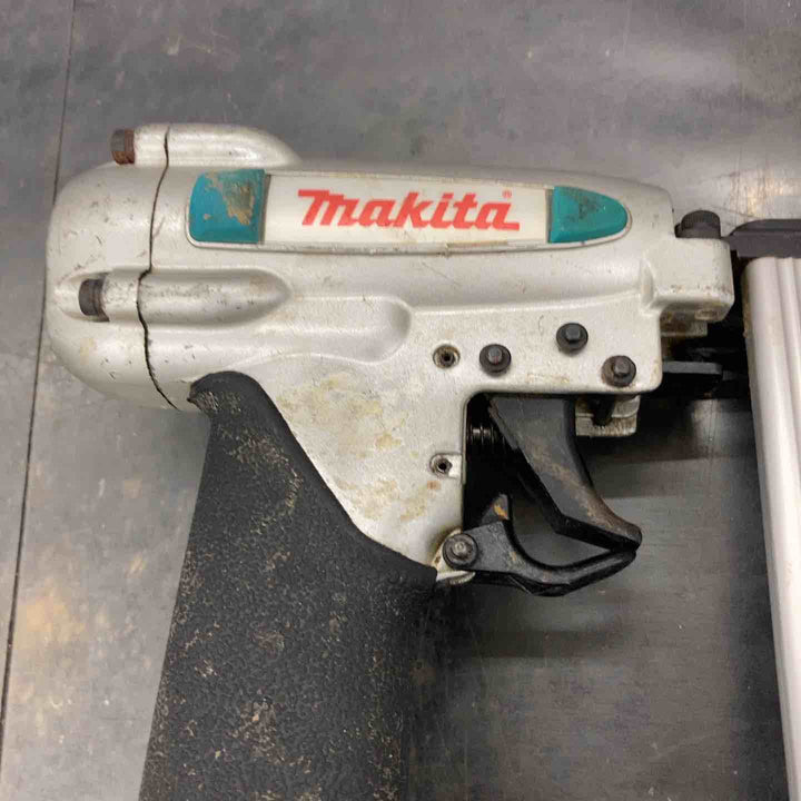 【中古品】マキタ(makita) 常圧ピンネイラ AF351【所沢店】