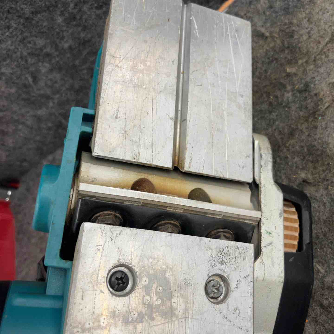 【現状品】★マキタ(makita) コードレスカンナ KP180DZ ノブが固く、深さ調節が出来ない【鴻巣店】