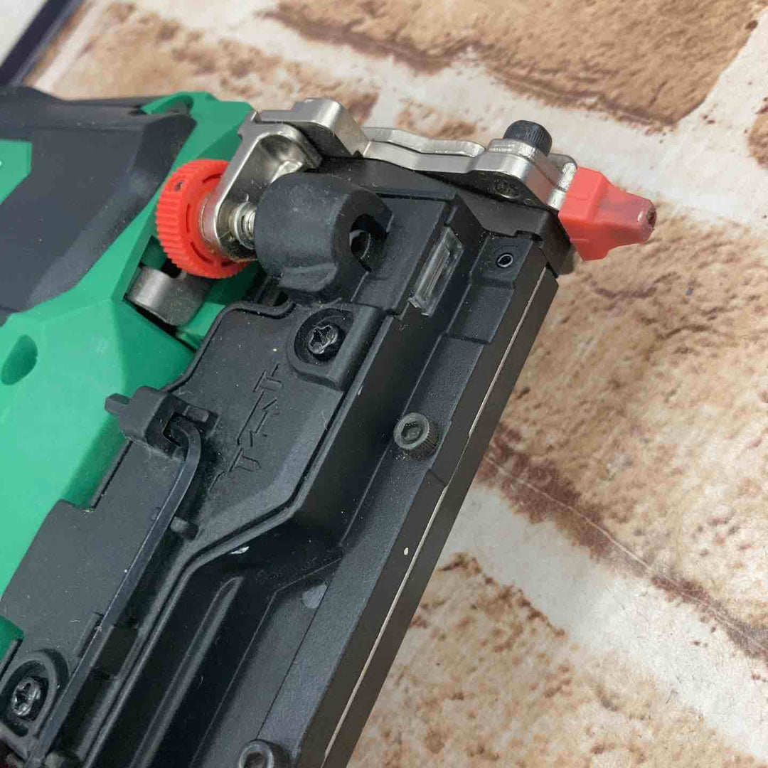 【中古品】HiKOKI(ハイコーキ) 10.8V 充電式ピン釘打機 4.0Ah蓄電池1個・急速充電器・ケース付 NP1235DA(LS)【所沢店】