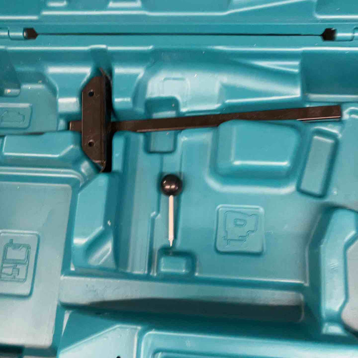 ◇マキタ(makita) 10.8V コードレスジグソー JV101DZ 本体+ケースセット【戸田店】