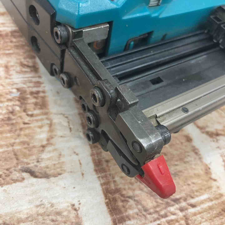 【中古品】マキタ(makita) コードレスピンネイラ PT353DZ【所沢店】