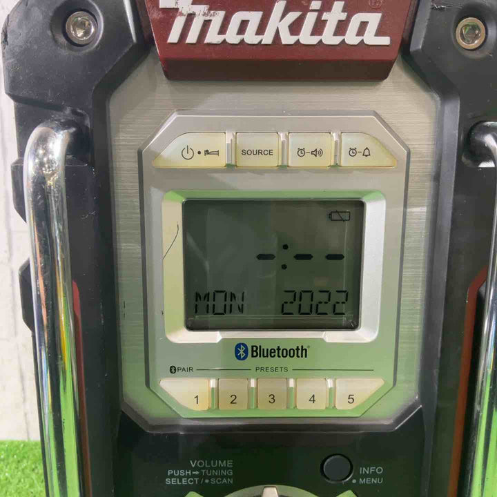 ◇マキタ(makita) コードレスラジオ MR108AR(限定色：オーセンティックレッド) 本体のみ【川口店】