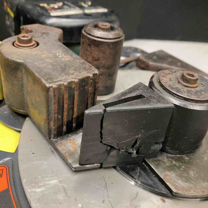 ◇ハイコーキ(HIKOKI ※旧:日立工機) 鉄筋カットベンダ  VB16Y パーツ割れあり、確認してください【戸田店】