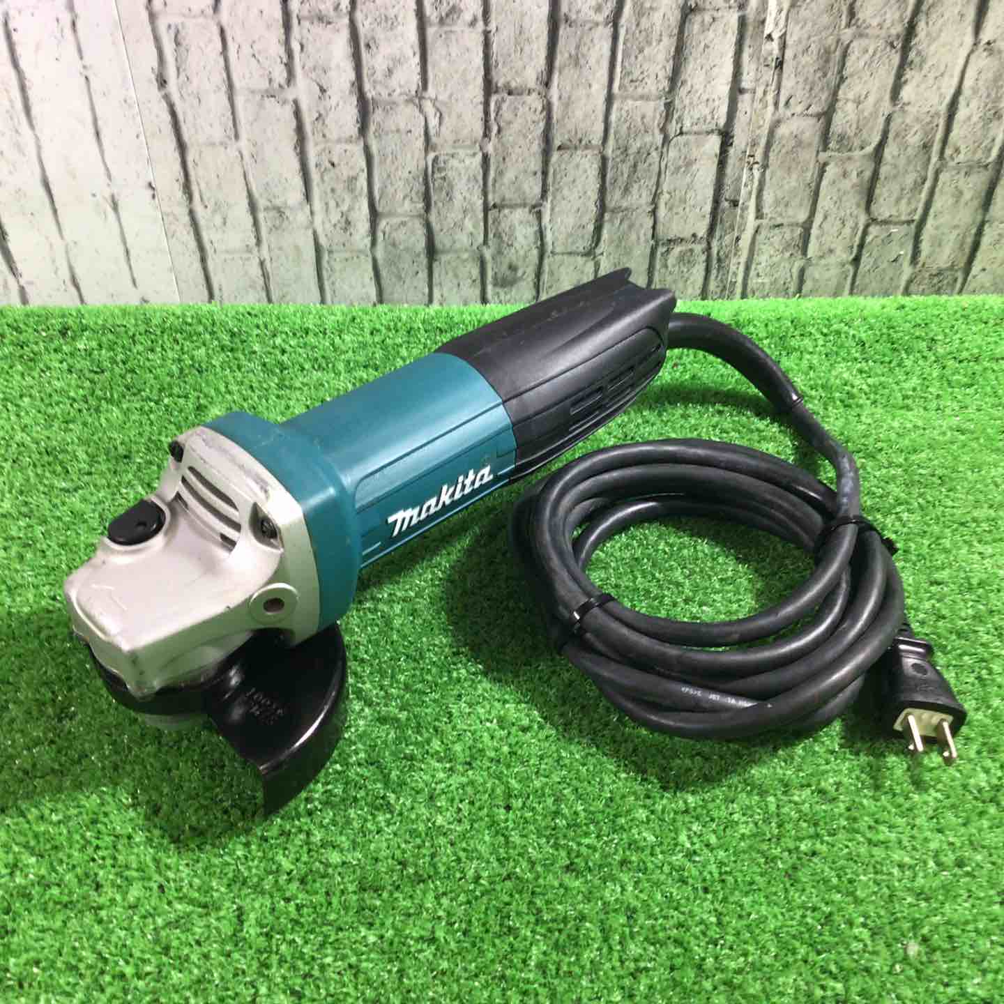 ☆マキタ(makita) 100mmディスクグラインダー GA4031 100V 動作確認済 【川口店】 ☆マキタ(makita) 100mmディスクグラインダー GA4031【川口店
