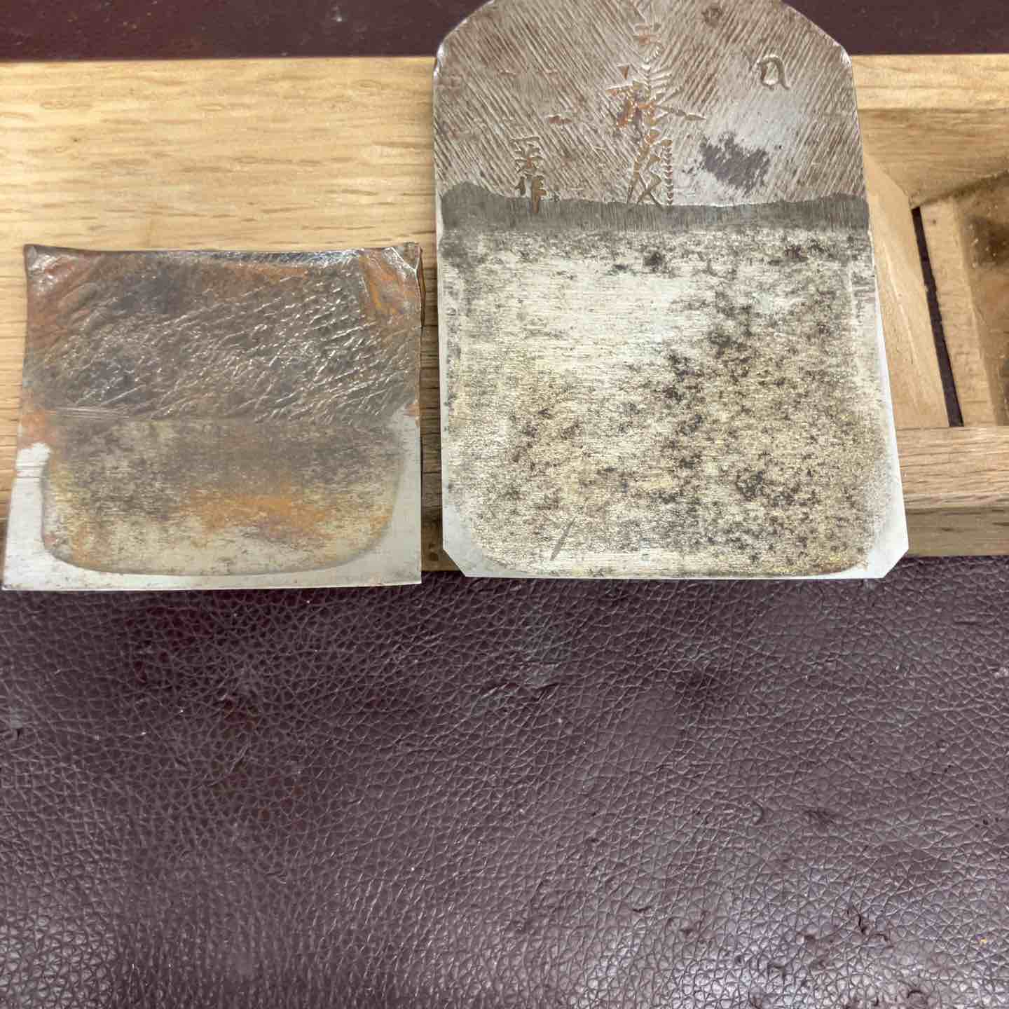 中古品】 鉋(かんな) 一芳作 弓張月 千代鶴 和工具 鑿 大工道具 【東大