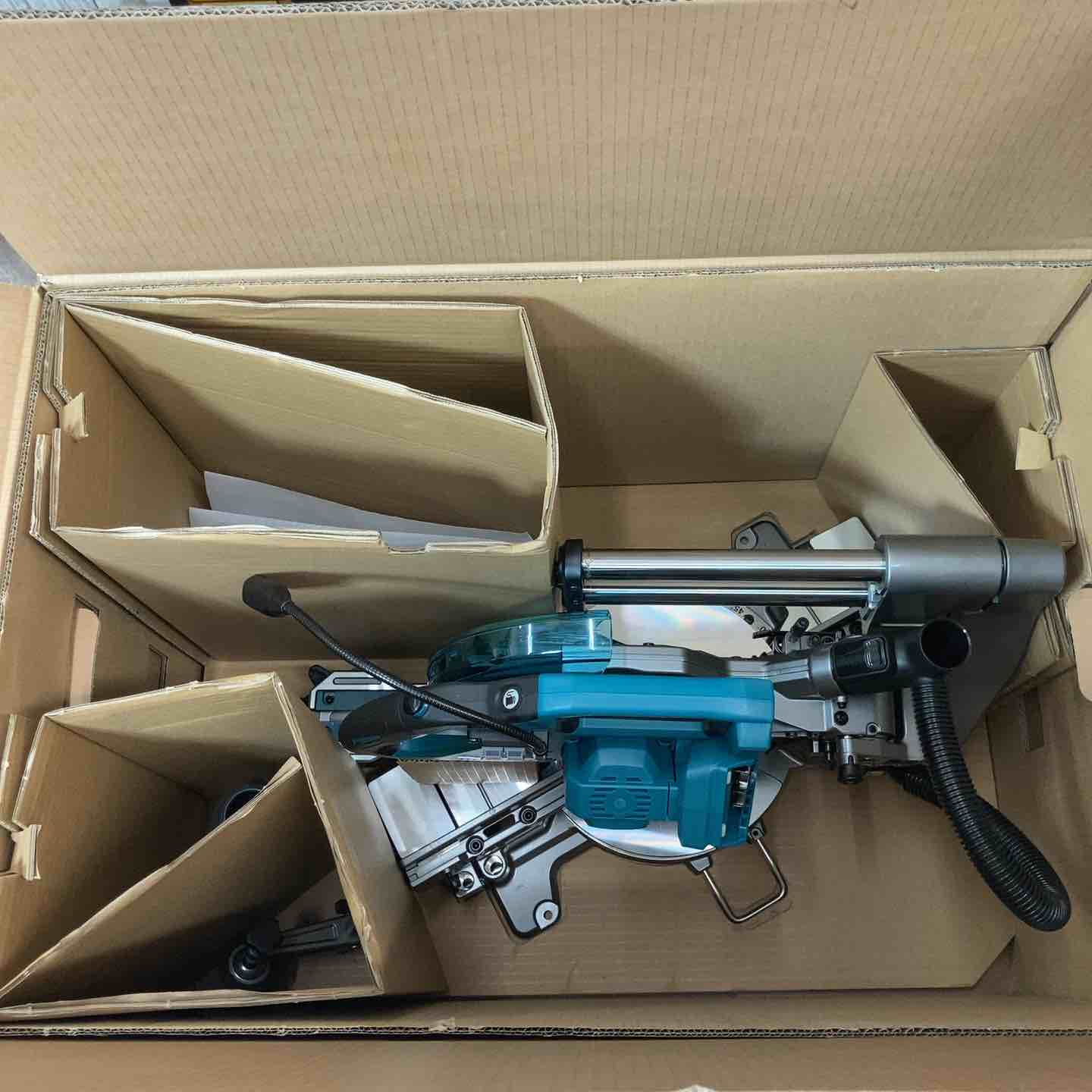 マル様 リクエスト 2点 まとめ商品 未使用(店頭展示品)】☆マキタ(makita) コードレススライド