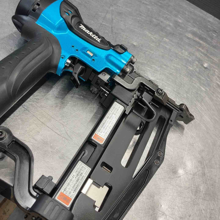 【中古美品】 マキタ(makita) 50mm 高圧フロアタッカ AT450HAM 【東大和店】