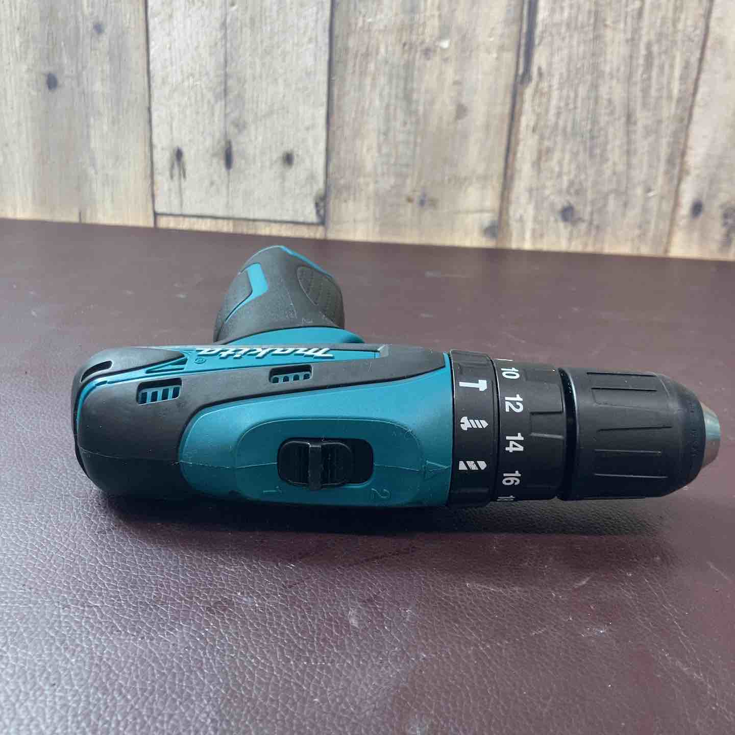 中古品】 マキタ(makita) 10.8V コードレス震動ドライバドリル 中古品】 マキタ(makita) 10.8V コードレス震動ドライバドリル