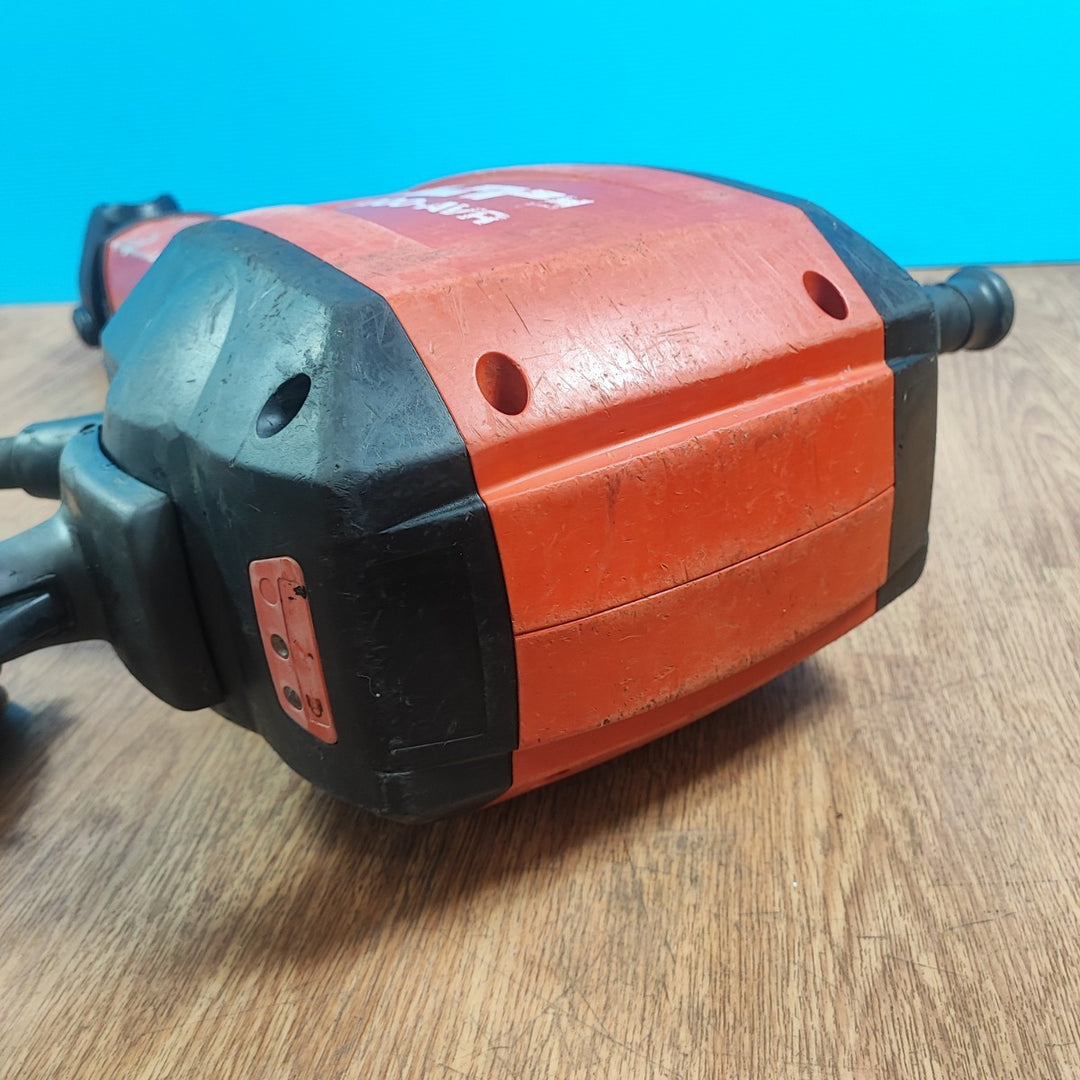 【店頭受取り限定】★ヒルティ(Hilti) コード式ハツリ機 TE3000-AVR【岩槻店】