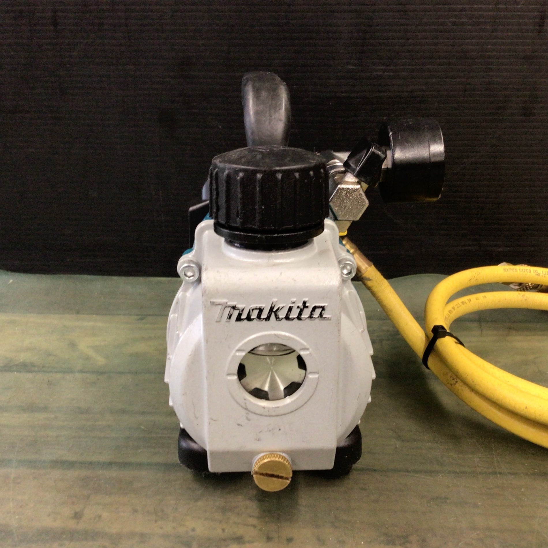 ☆ マキタ(makita) コードレス真空ポンプ VP180DZ 【東大和店 ☆ マキタ(makita) コードレス真空ポンプ VP180DZ 【東大和店