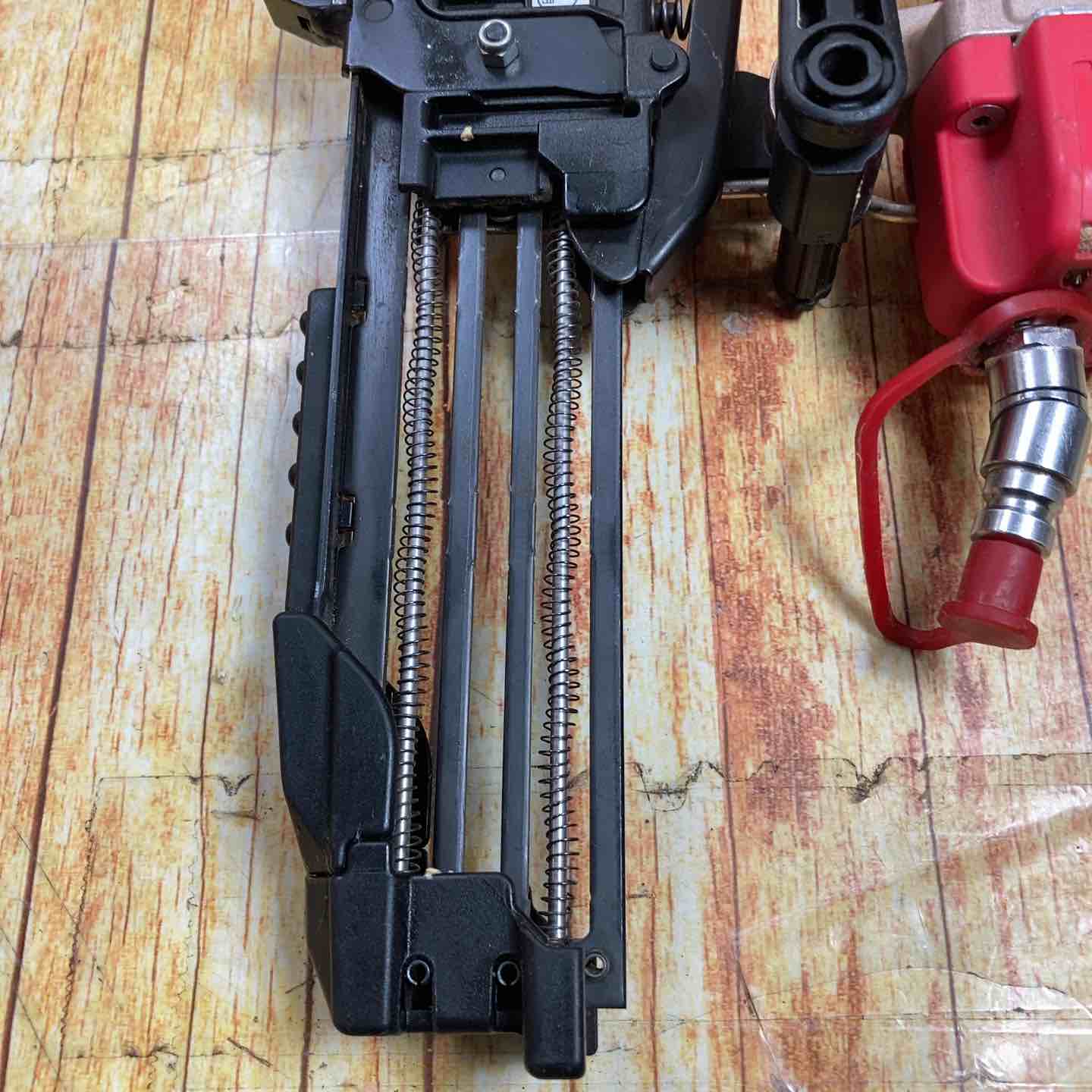 MAX HA-50F1(D)/4MA フロアタッカ 高圧【市川行徳店】【店頭取引限定】【中古】管理番号：ITZA6VYLGI2U Amazon | マックス(MAX) 高圧ステープル用エアネイラ HA-50F1(D)/4MA