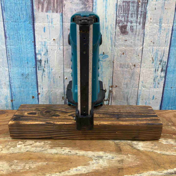 【中古品】◇マキタ makita コードレスタッカ ST120DZK J線 10mm 14.4V 本体のみ【柏店】