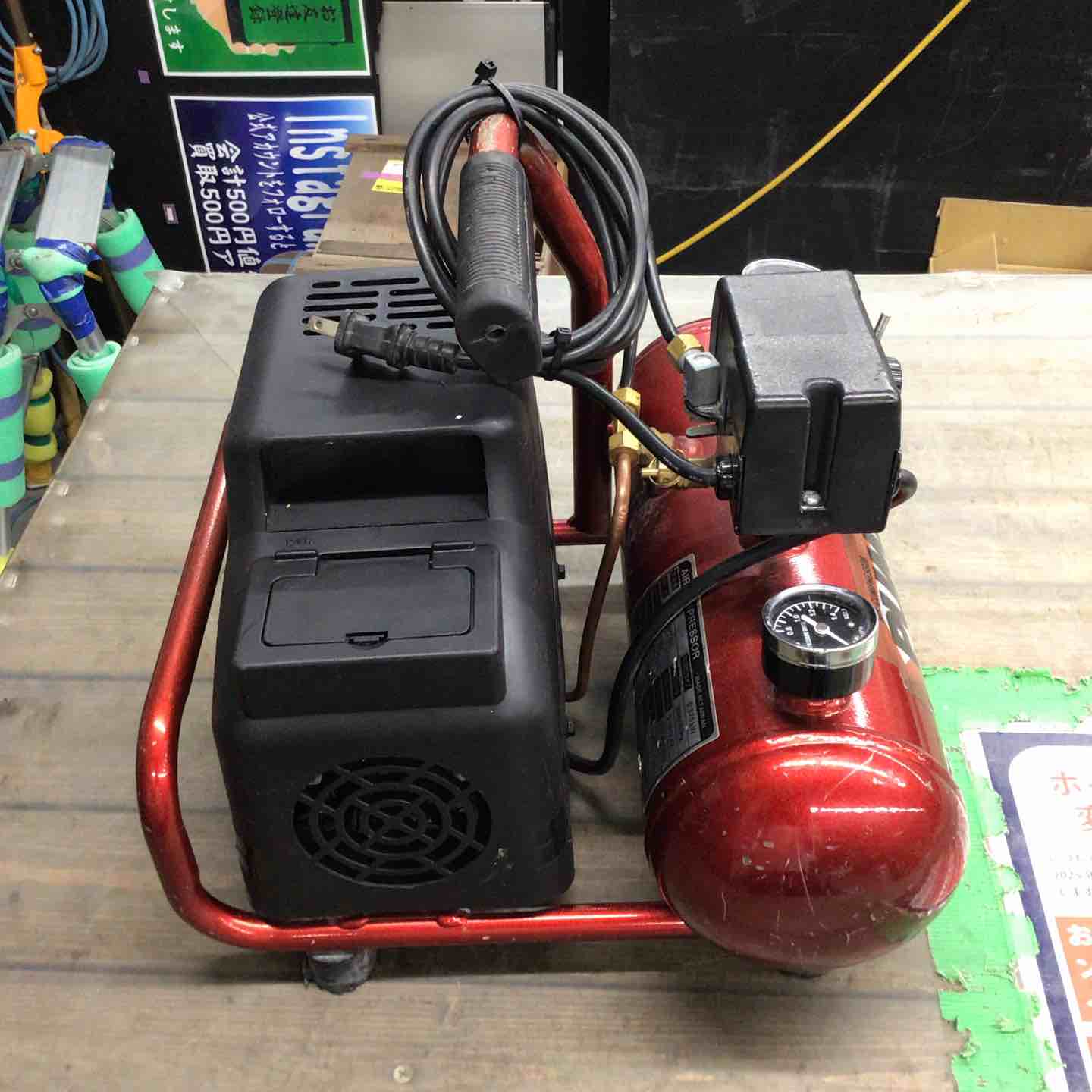 フジクラ SR-L04SPT-01 エアーコンプレッサー【リライズ野田愛宕店】【店頭取引限定】【中古品】1点限り早い者勝ち！ フジクラ SR-L04SPT-01 エアーコンプレッサー【リライズ野田愛宕店