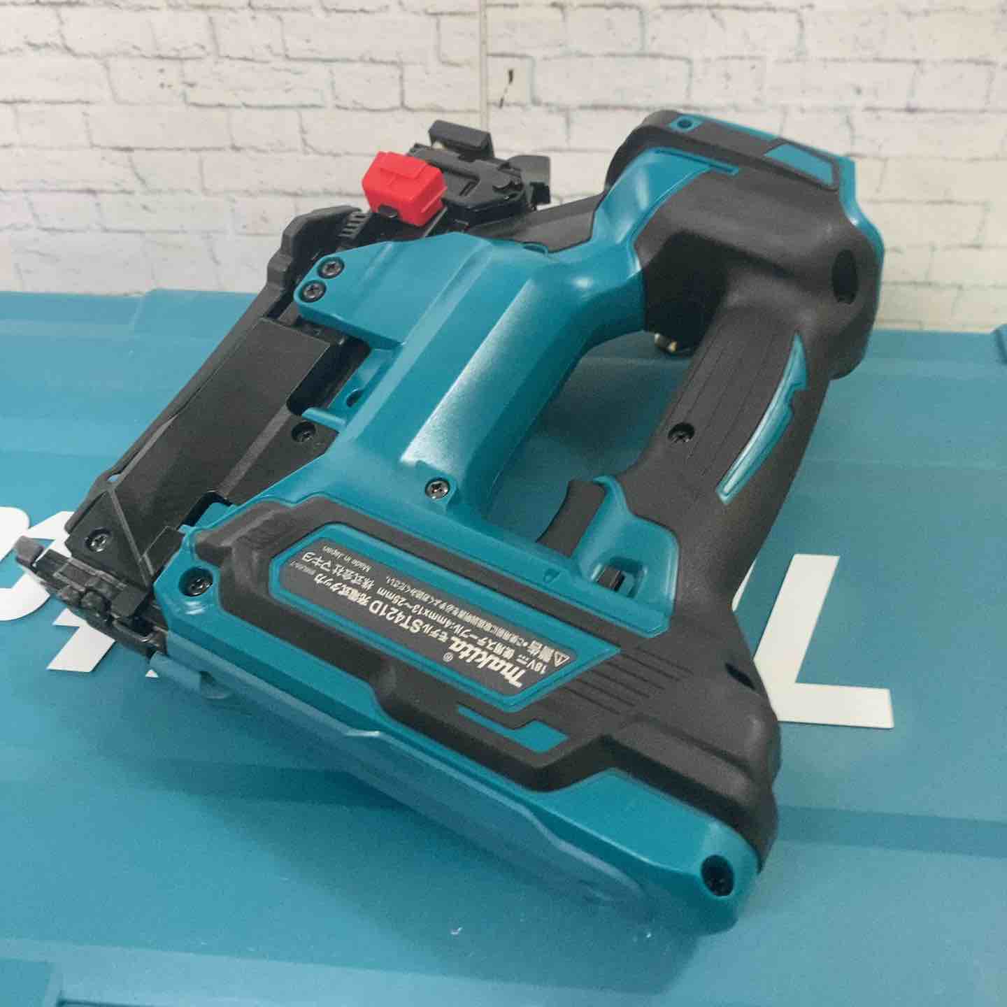 ☆マキタ(makita) コードレスタッカー ST421DZK【町田店】 – アクト