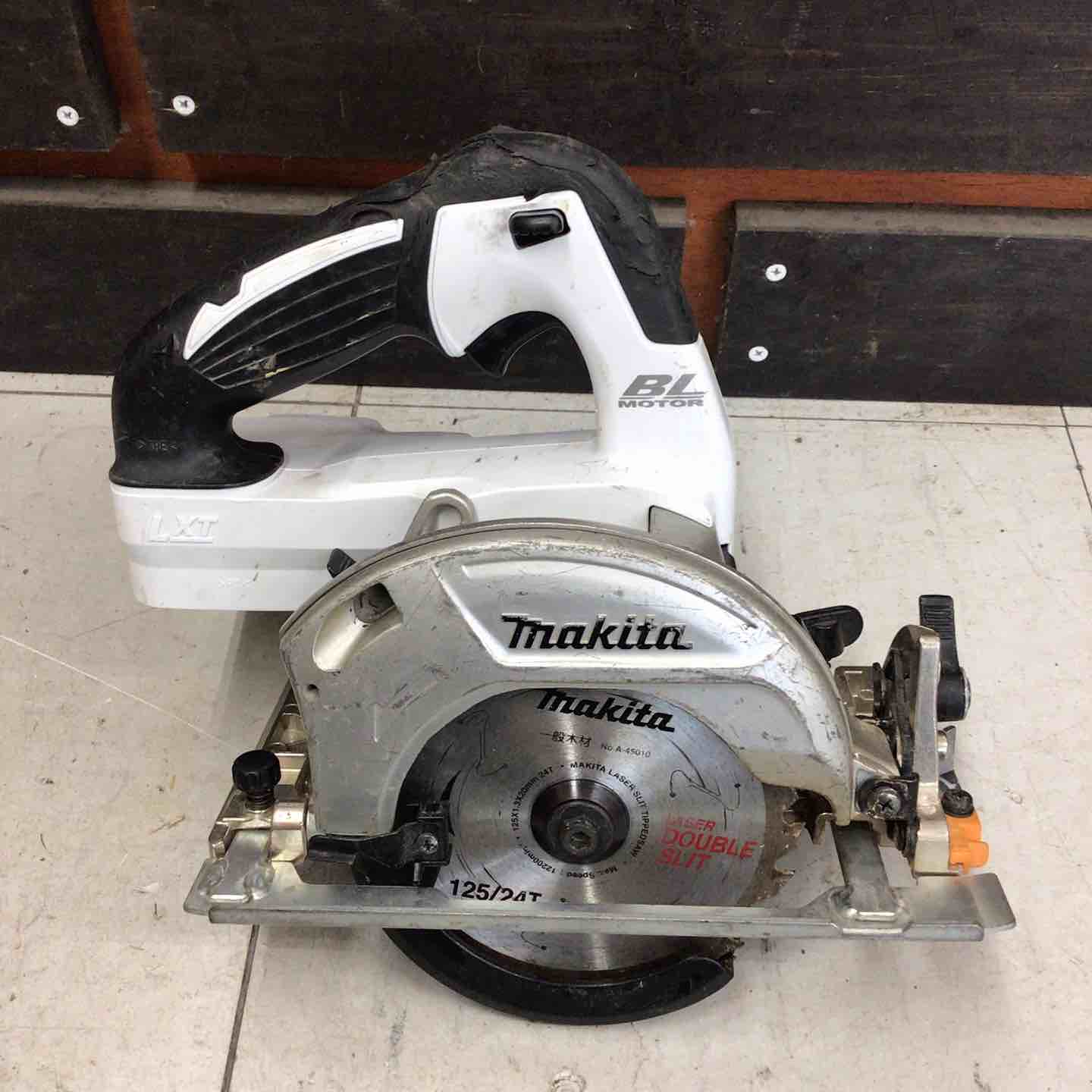 【現状品】 マキタ/makita コードレス丸のこ HS470DZW 【鴻巣店】 現状品】 マキタ/makita コードレス丸のこ HS470DZW 【鴻巣店