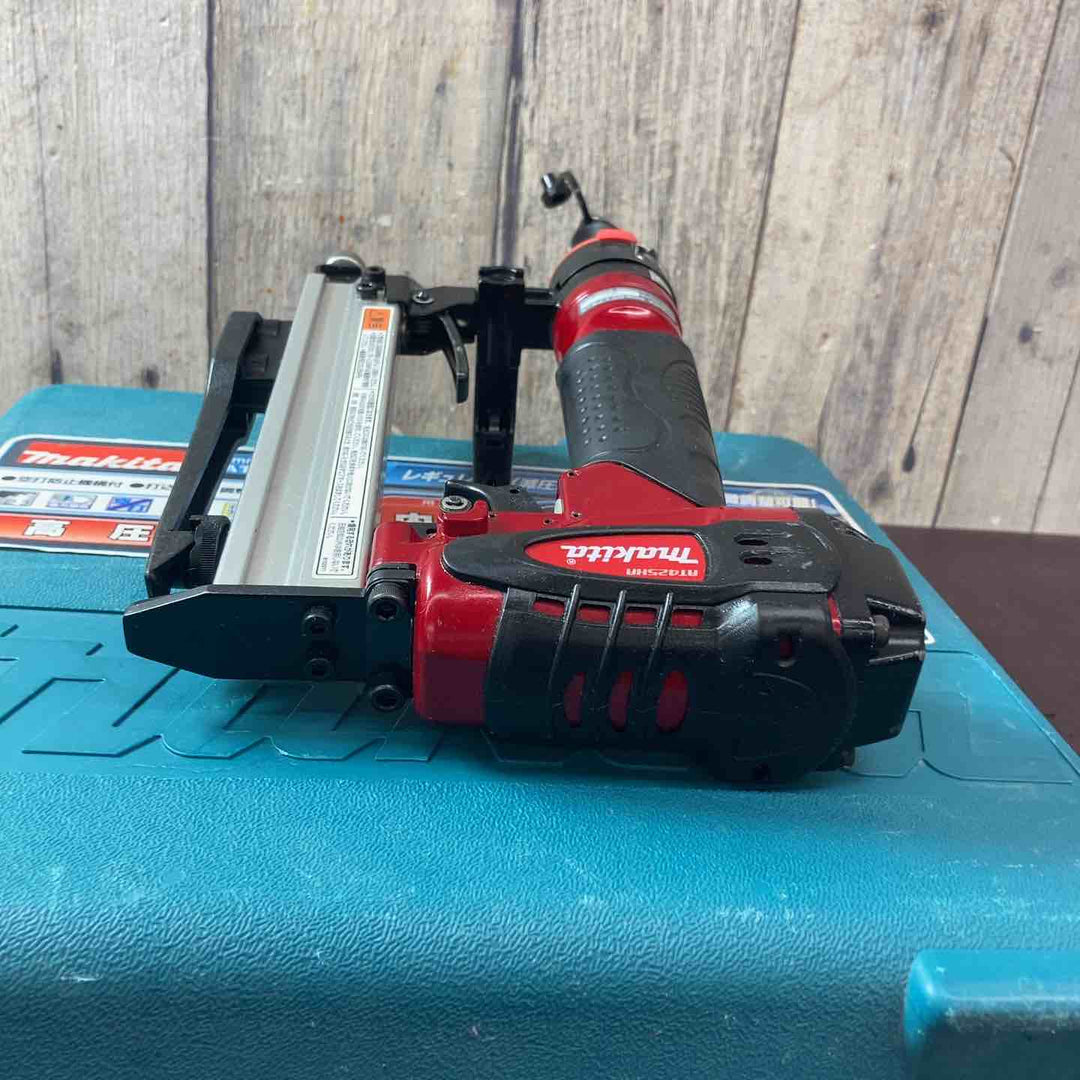 【中古品】 マキタ(makita) 高圧エアタッカ AT425HAK 【東大和店】