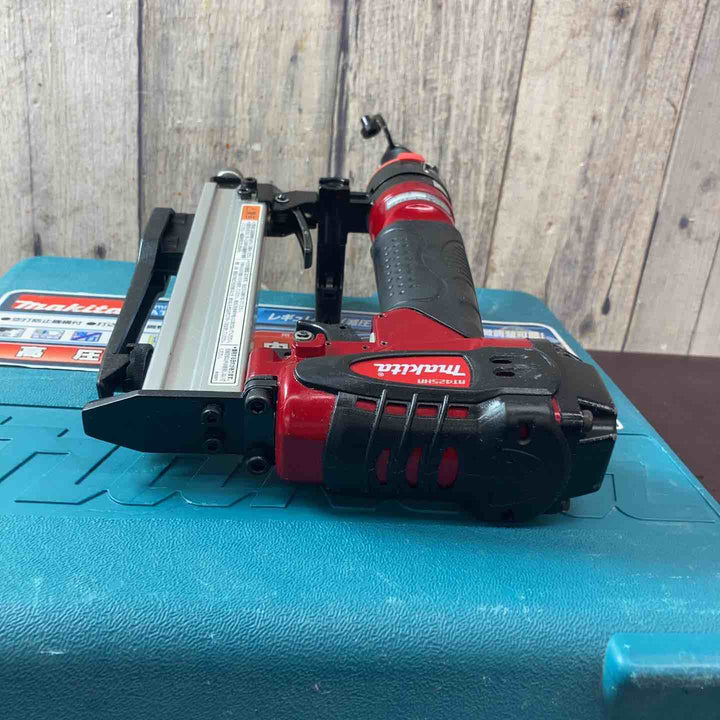 【中古品】 マキタ(makita) 高圧エアタッカ AT425HAK 【東大和店】