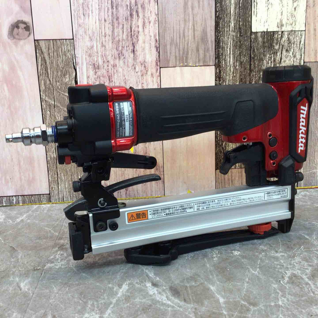 【中古品 美品】★マキタ makita 高圧エアタッカ AT425HE 本体のみ ケース無し【八潮店】