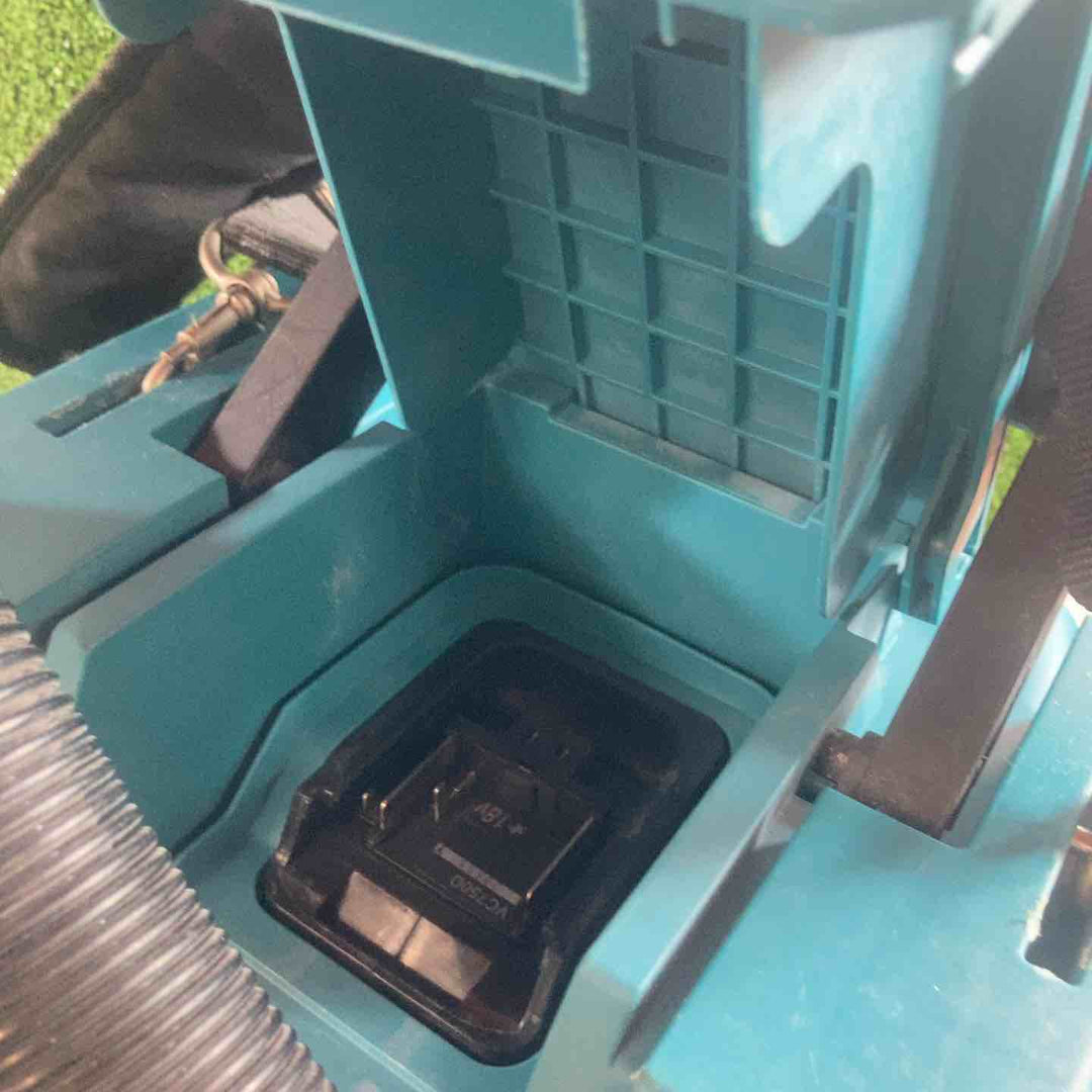 ★マキタ(makita) コードレス集じん機 乾湿両用 VC750DZ【川崎店】