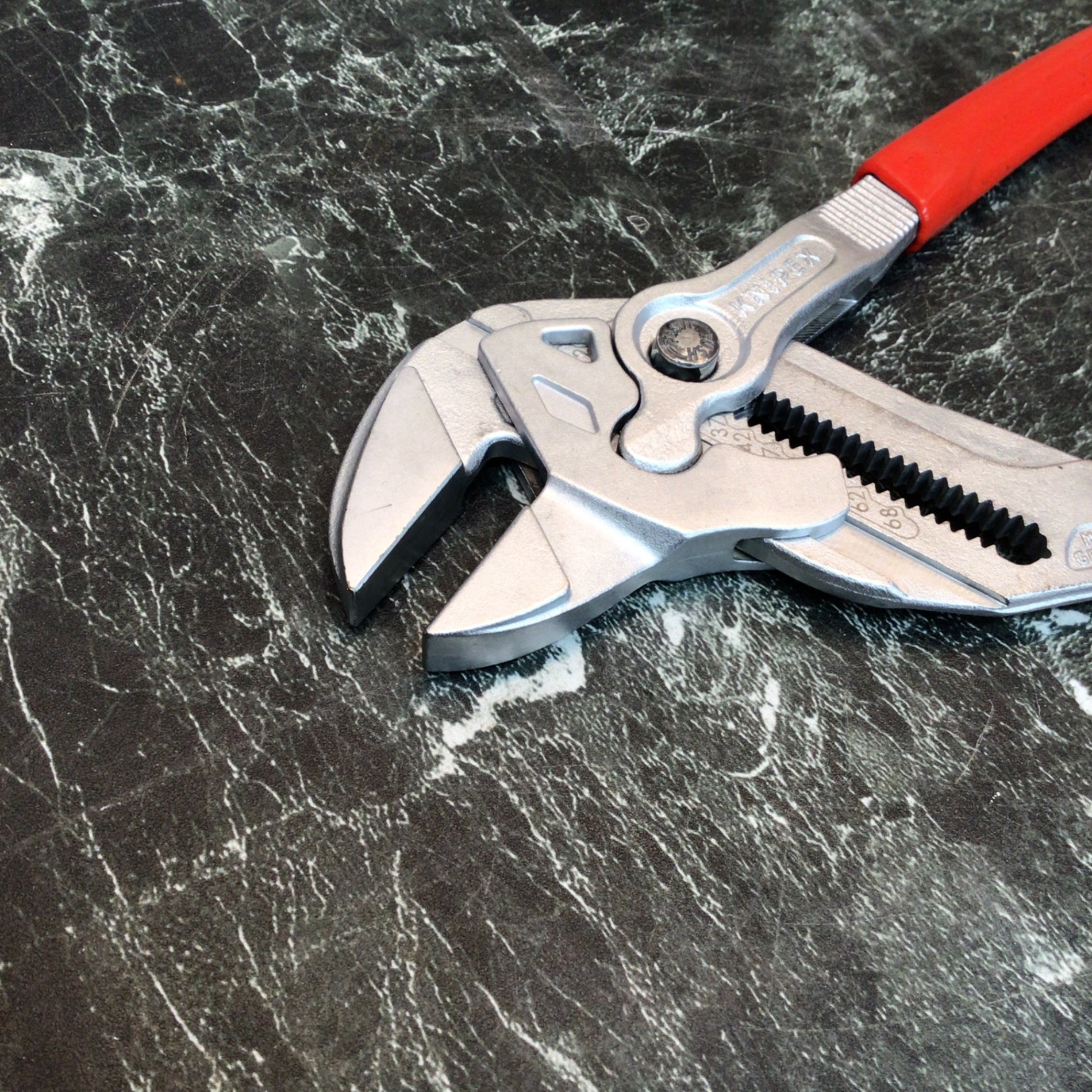 クニペックス プライヤーレンチ 300mm 8603300【八潮店】 – アクト