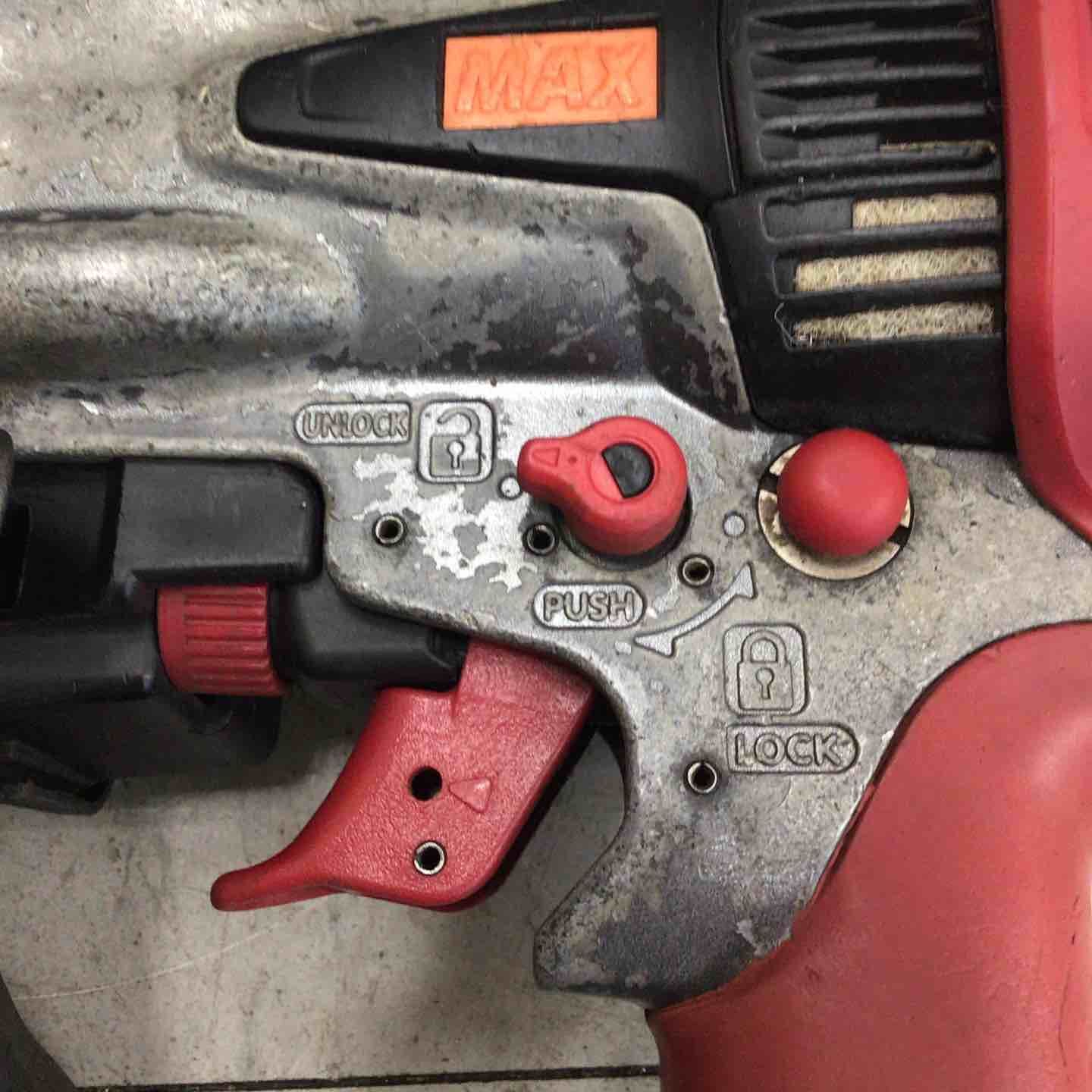 中古品】 マックス/MAX 高圧エア釘打ち機 HN-65N1 【鴻巣店】 – アクト