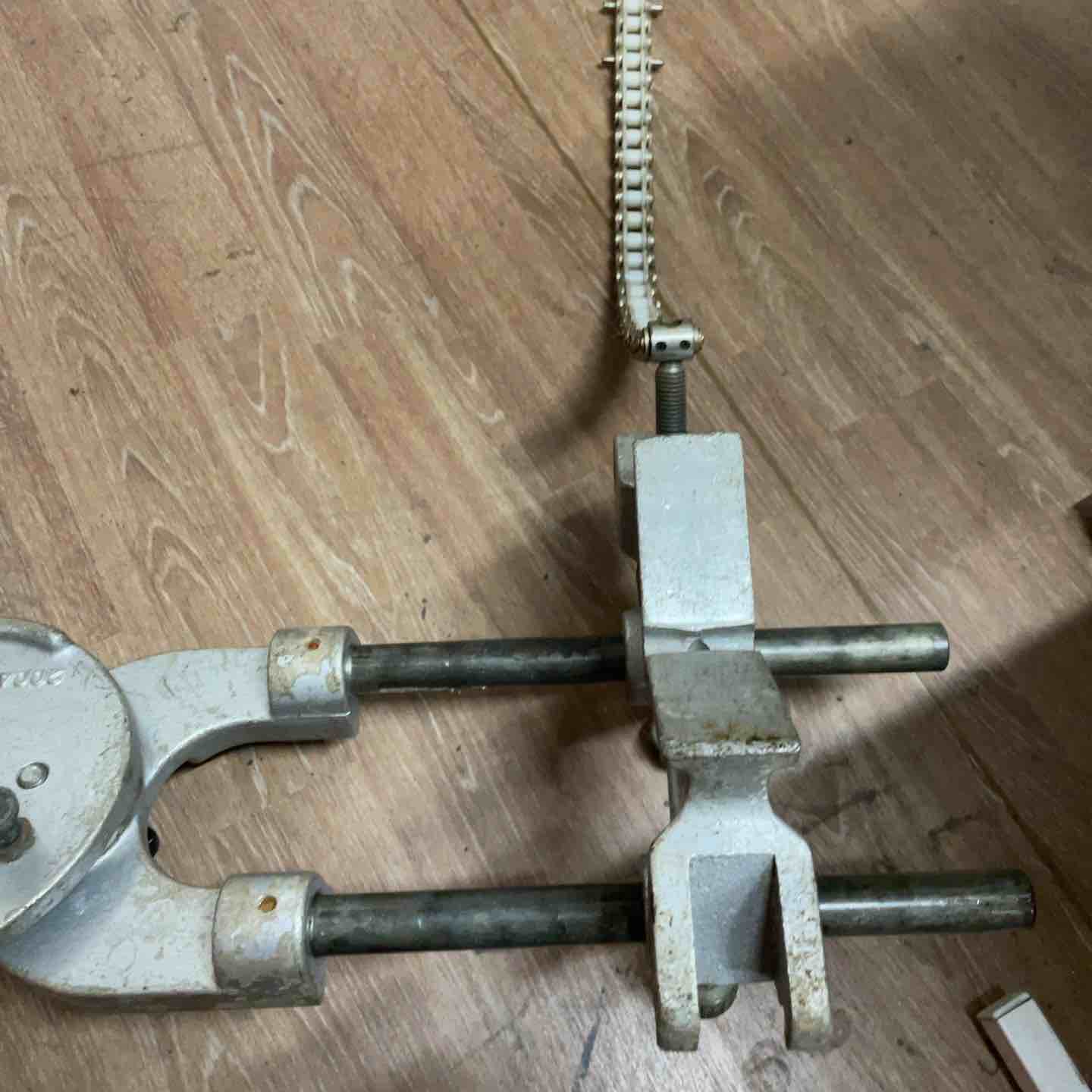 松阪鉄工所 MCC ソケットベンドチーズクランプ 200A ESEI-20N？ 【桶川