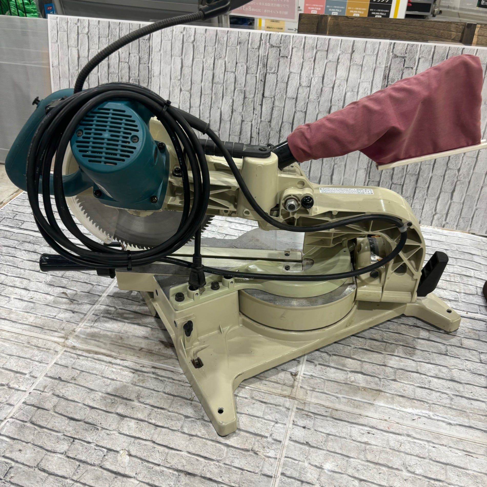 店頭受取り限定】☆マキタ(makita) 260mm 卓上スライドマルノコ