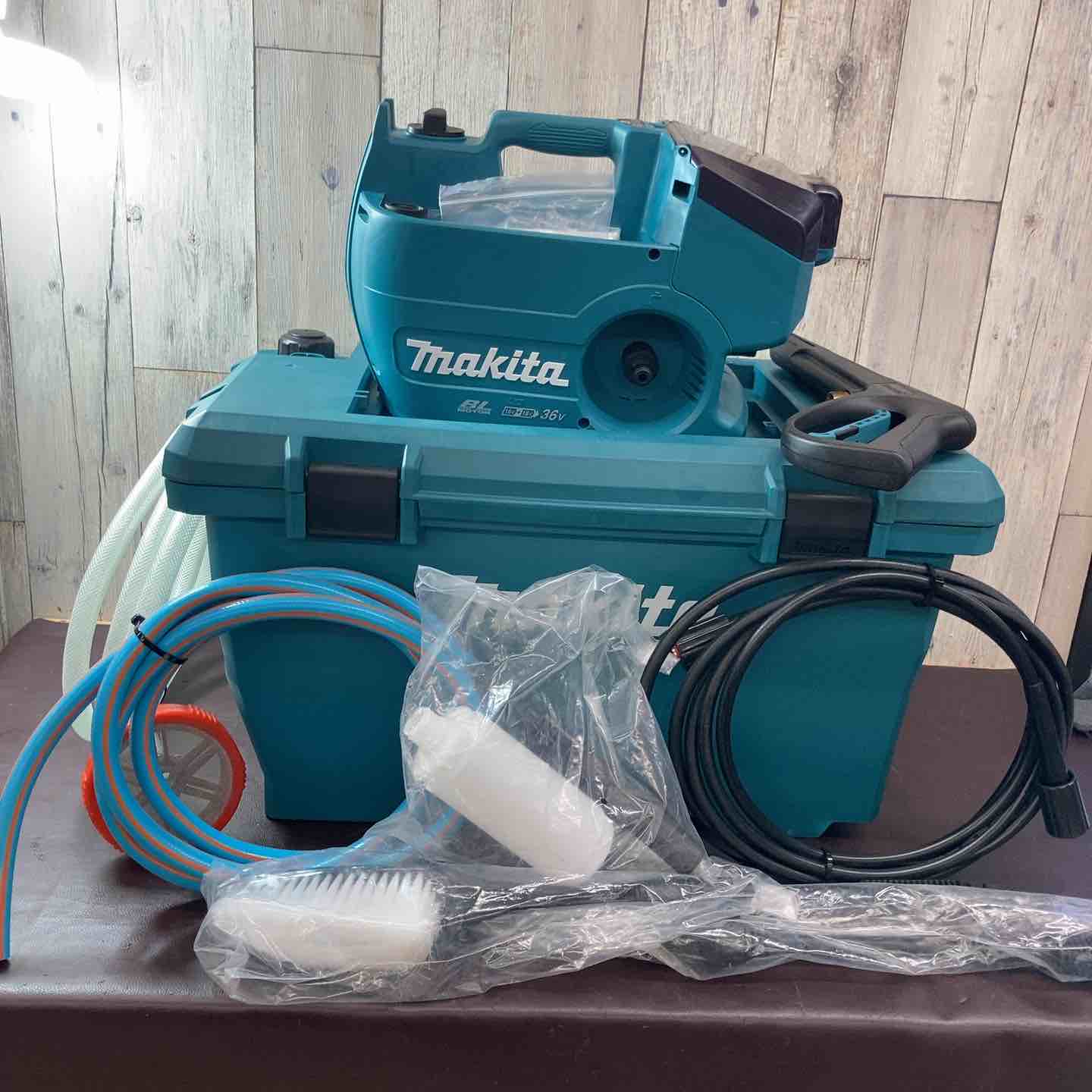 中古美品】 マキタ(makita) コードレス高圧洗浄機 MHW080DZK 【東大和