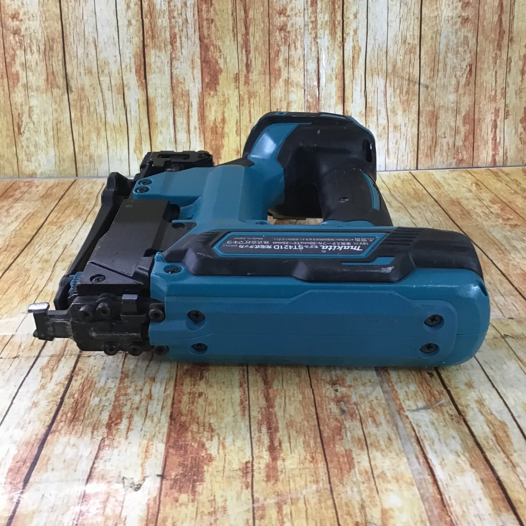 ○マキタ(makita) コードレスタッカー ST421DZ【川崎店】