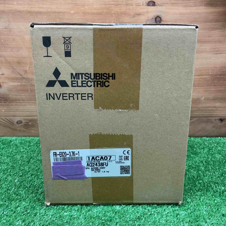 【未使用品】 三菱電機/MITSUBISHI インバータ FREQROL FR-E820-3.7K-1 三相200V 2024年製 【鴻巣店】
