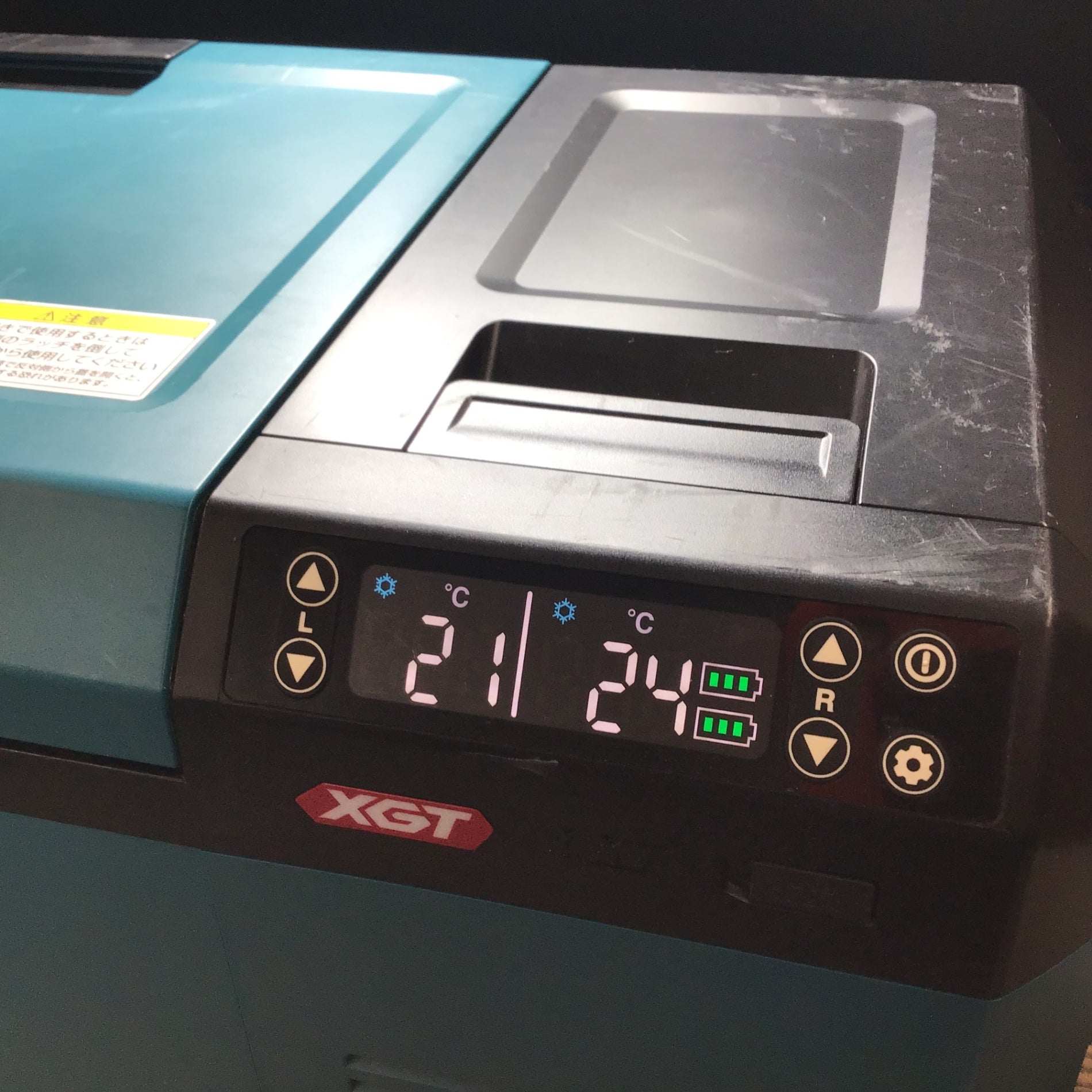 中古品】☆送料無料☆マキタ makita 40V コードレス冷温庫 中古品】☆送料無料☆マキタ makita 40V コードレス冷温庫