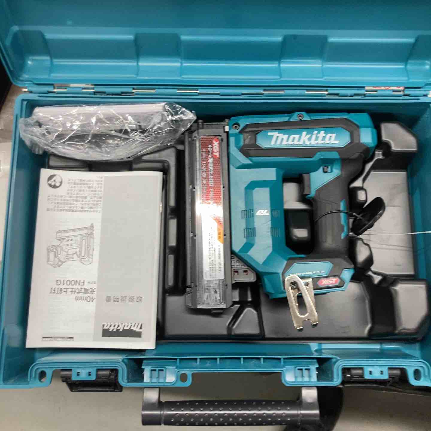 ☆マキタ(makita) コードレスフィニッシュネイラ FN001GZK 本体のみ