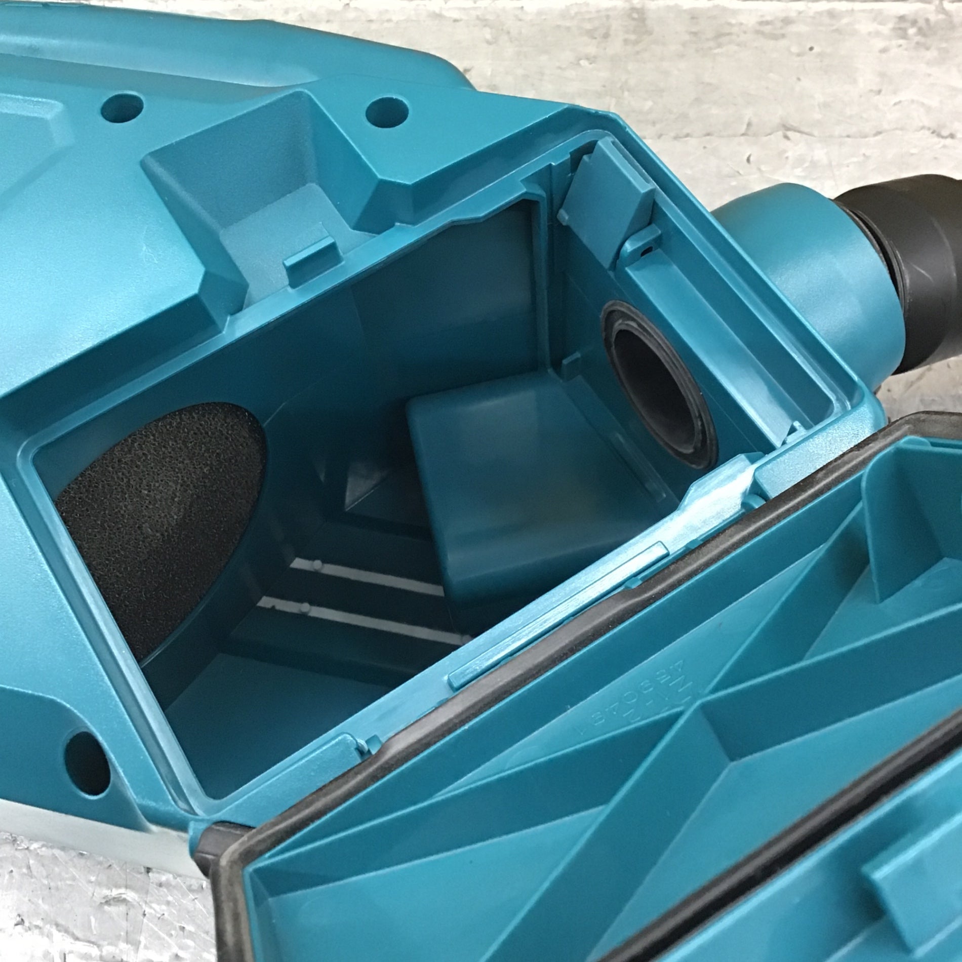 〇マキタ(makita) コードレス掃除機(充電式クリーナー) CL121DSH